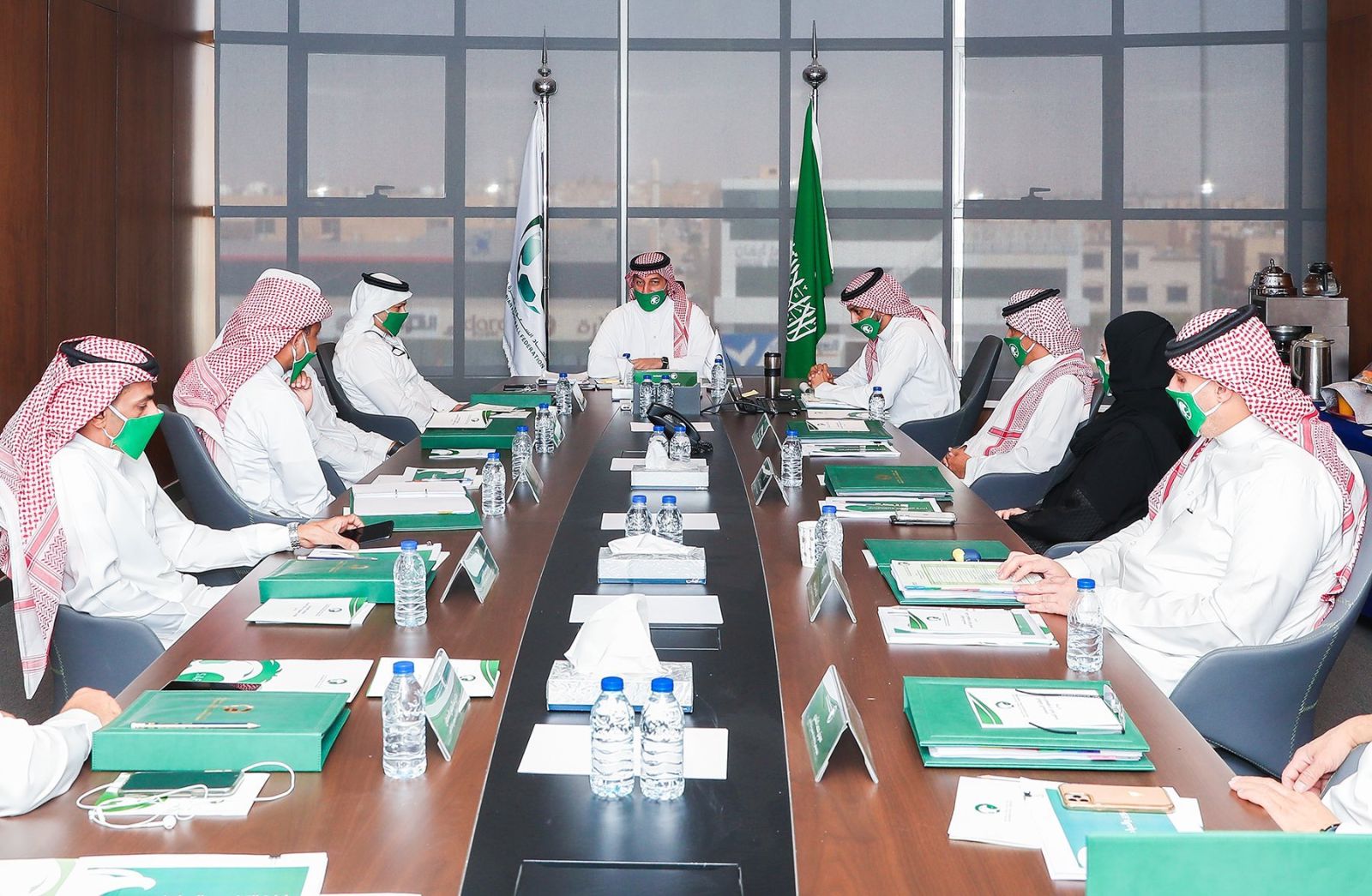 الاستغناء عن جميع العاملين في تلك المهن