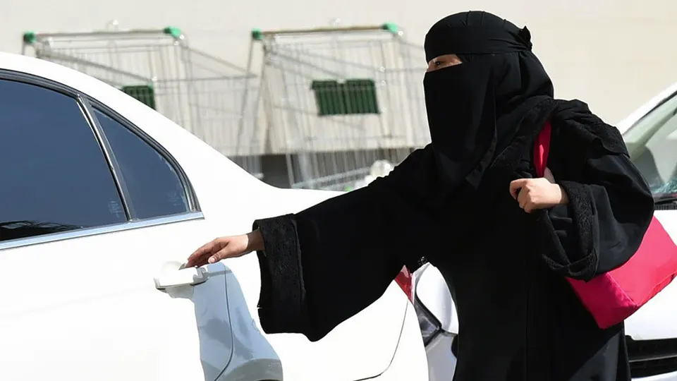 شروط نقل كفالة سائق خاص للمرأة