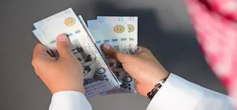 كيفية تحويل الراتب من بنك لبنك سعودي مع وجود قرض
