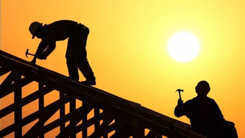 العمل تحت أشعة الشمس