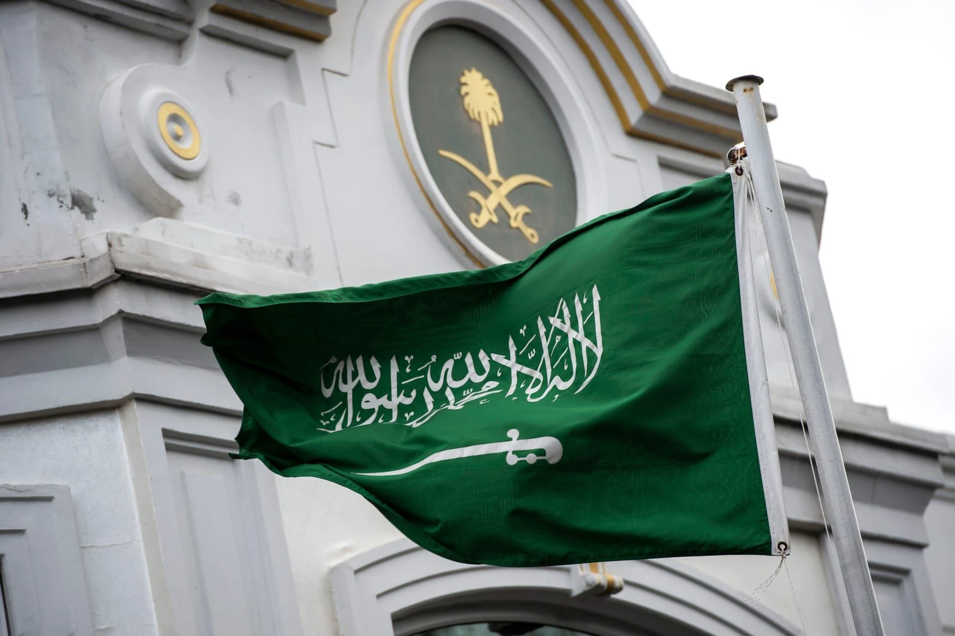 رسوم تجديد الإقامة لهذه الفئات من الأجانب في السعودية