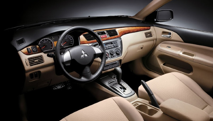 سيارة ميتسوبيشي