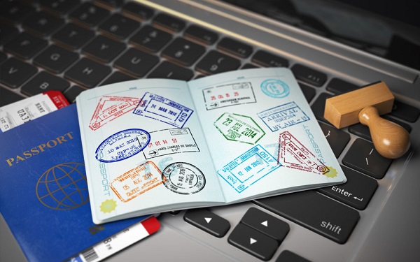 الحصول على التأشيرة من منفذ الدخول لطفل عمره 5 شهور