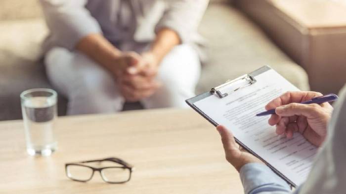 قرارات النيابة العامة السعودية بشأن كل من يفشي أسرار مريض نفسي