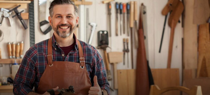 نجار في دبي